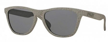 Солнцезащитные очки Oakley 9013 77